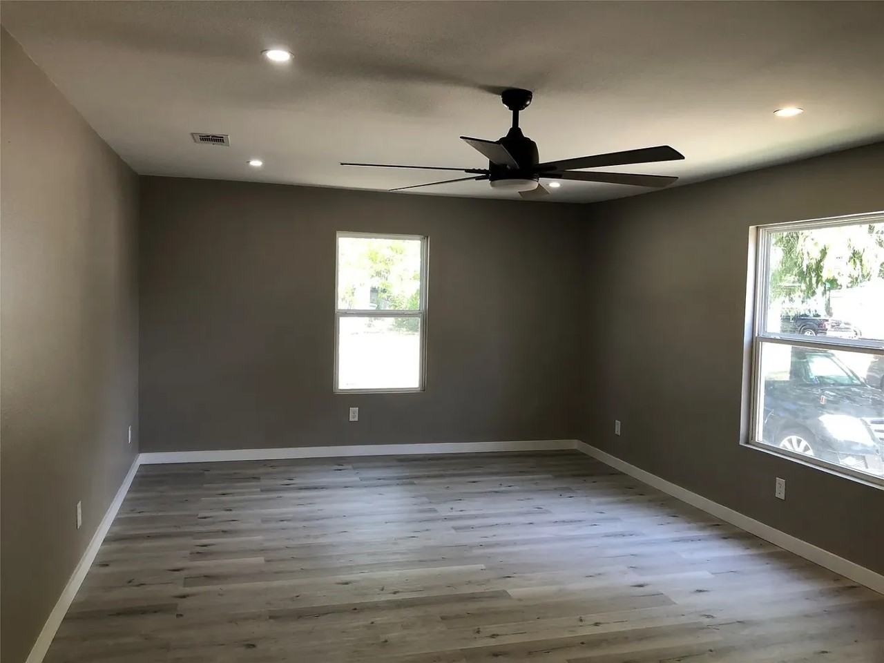 504 East Mason Street - Photo 5 of 7