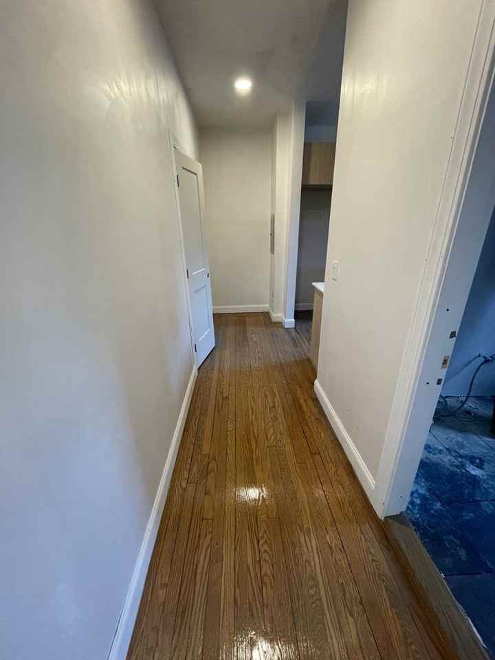 18 Queensberry St - Photo 3 of 4