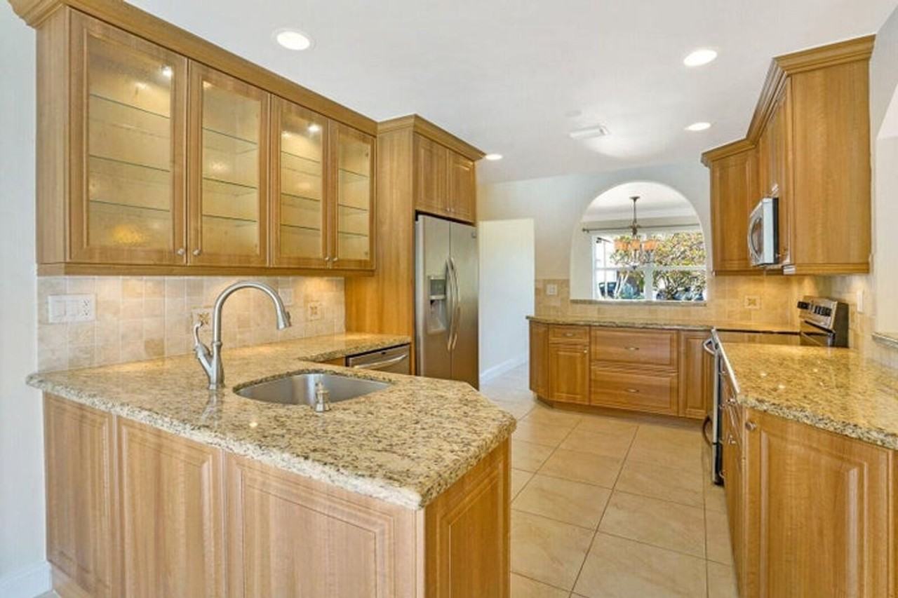 1104 Little Harbor Dr - Photo 2 of 20