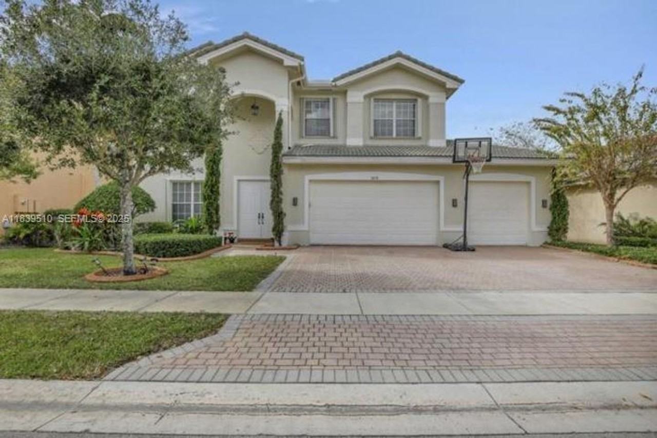 5078 Sw 183rd Ave - Photo 5 of 15