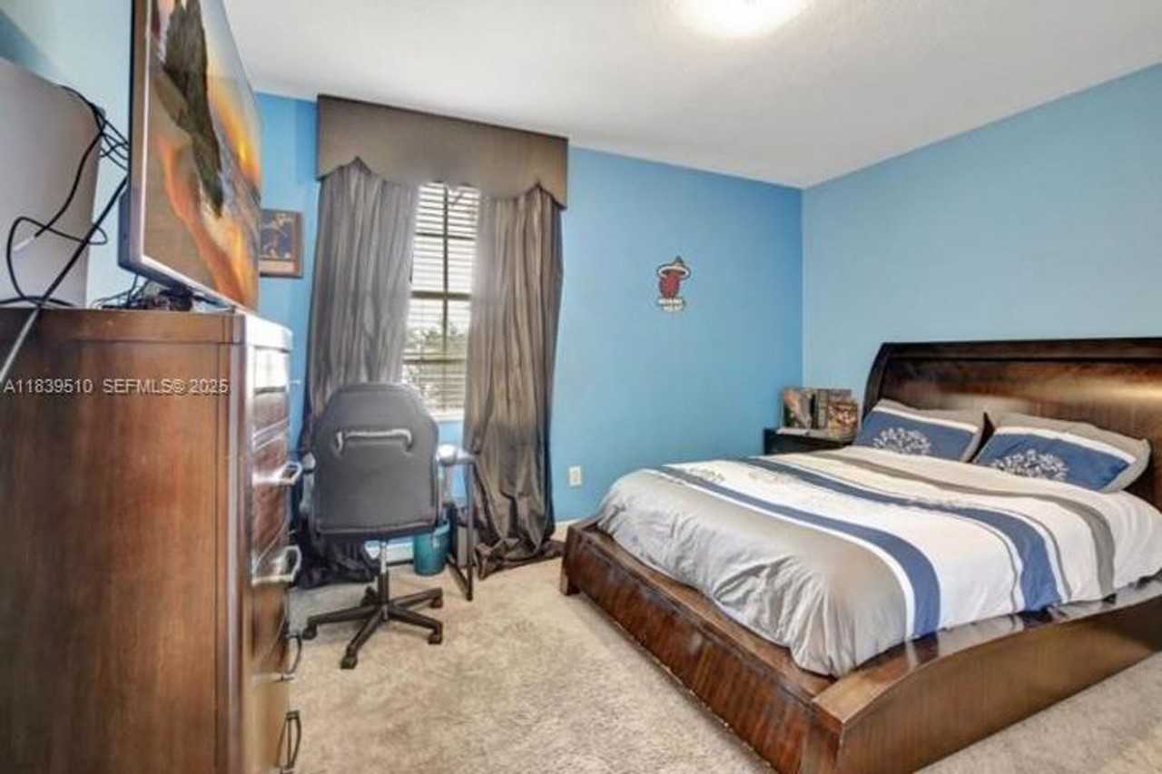 5078 Sw 183rd Ave - Photo 7 of 15