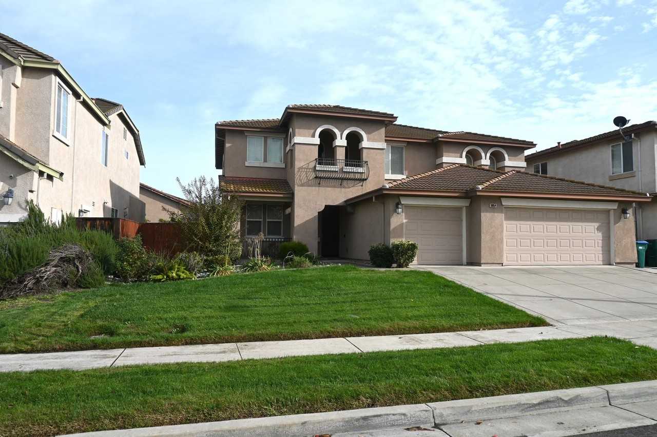 10854 Pelican Drive - Photo 3 of 33