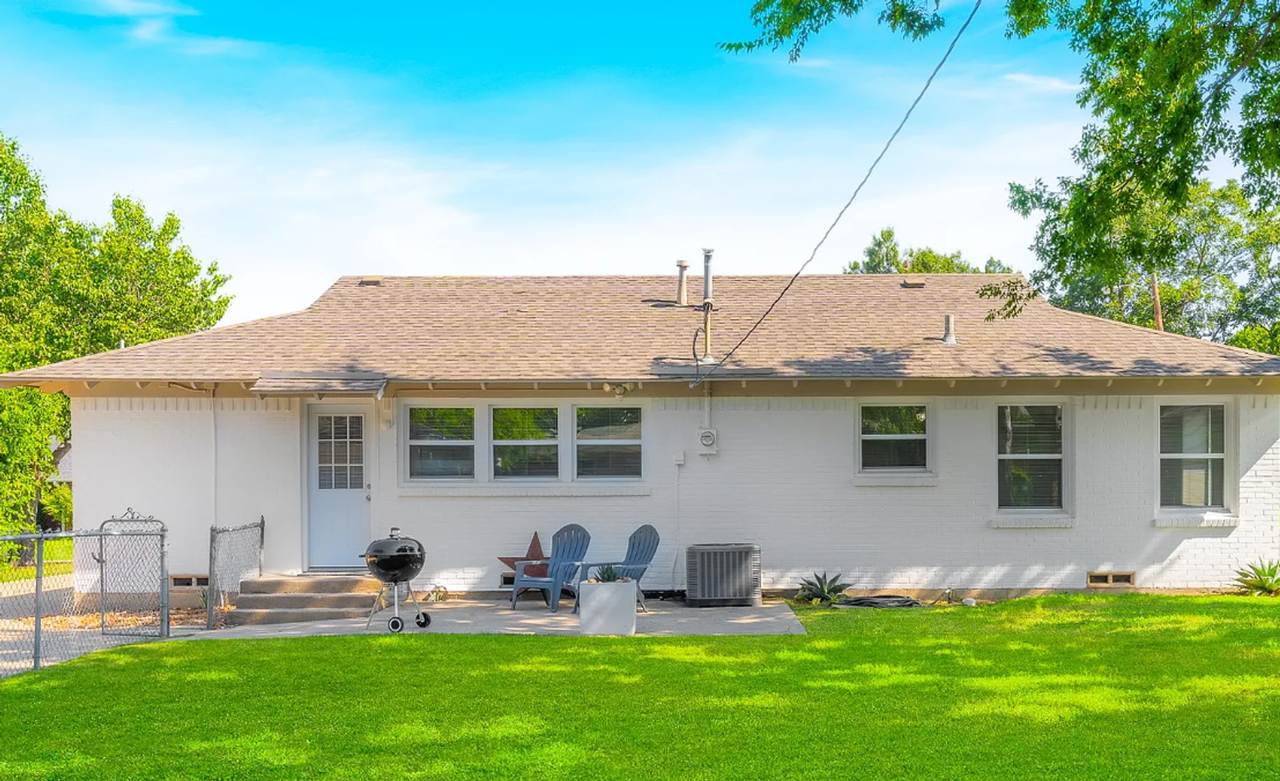 804 Haggard St - Photo 3 of 22