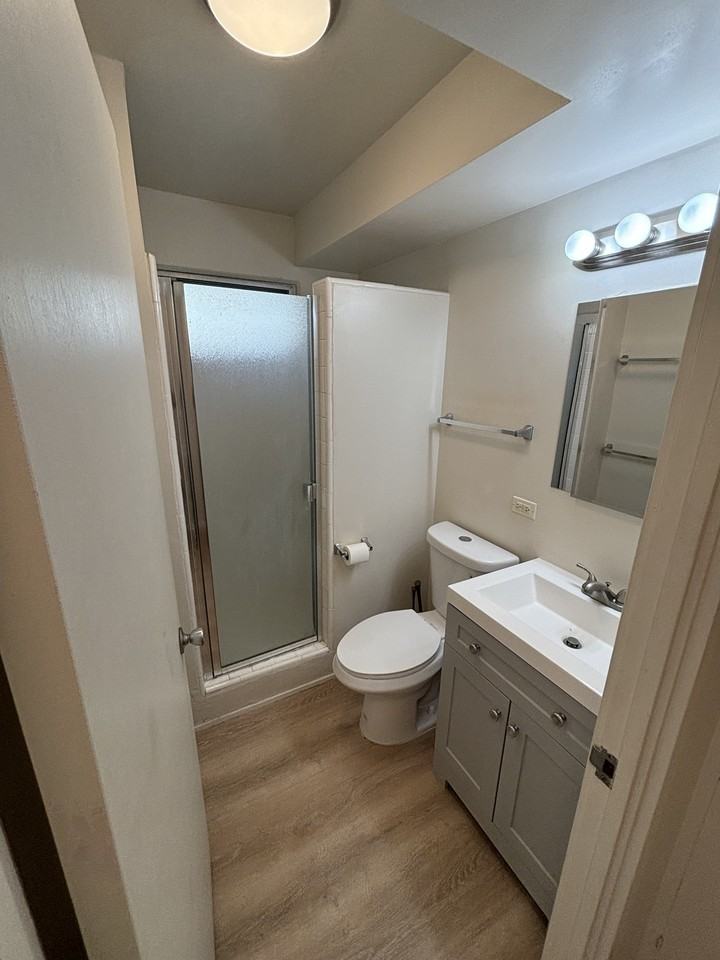 625 Iolani Ave #703 - Photo 6 of 7