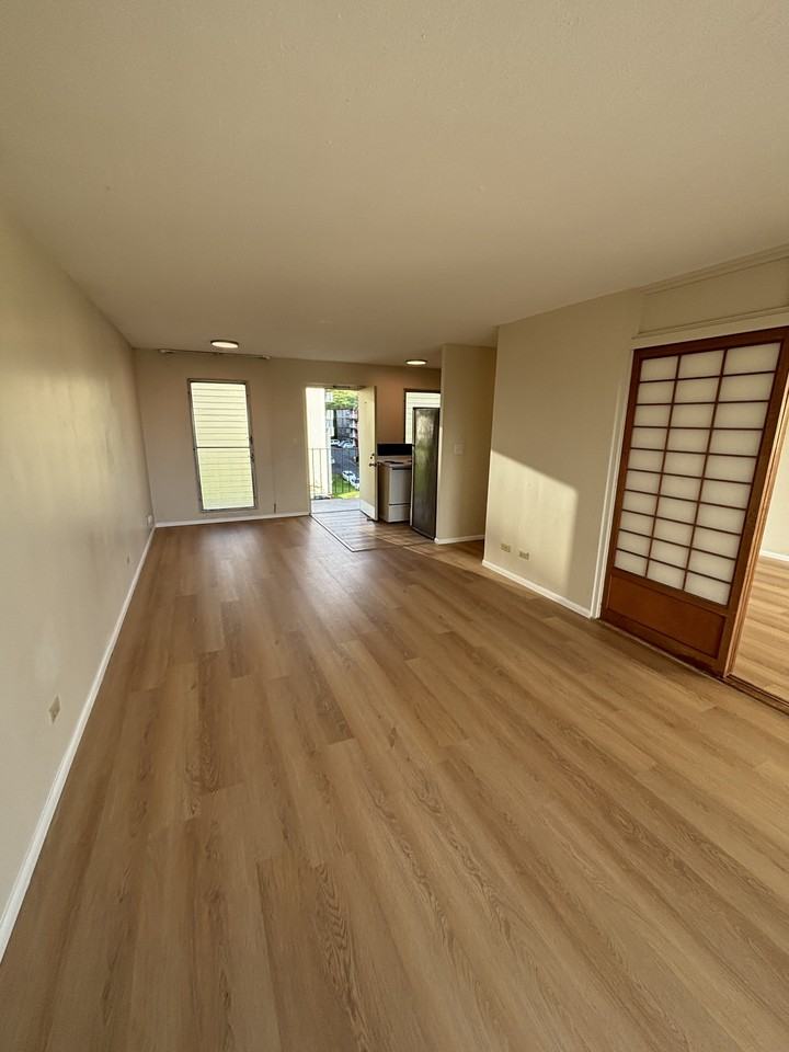 625 Iolani Ave #703 - Photo 4 of 7