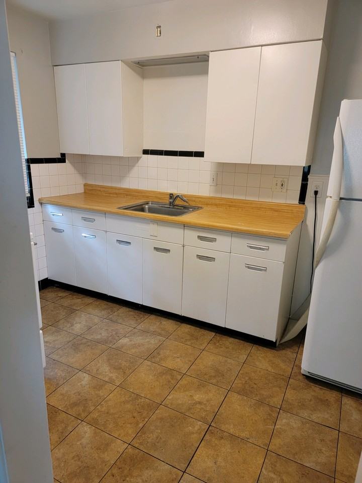 1726 Sutton Ave #3 - Photo 6 of 9