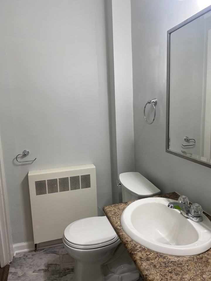 1328 Sinclair St #2 - Photo 5 of 7