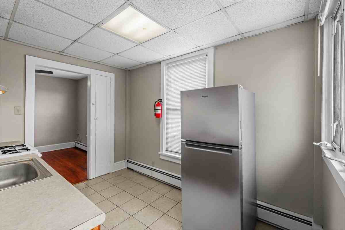 329 E Union St #3 - Photo 6 of 22