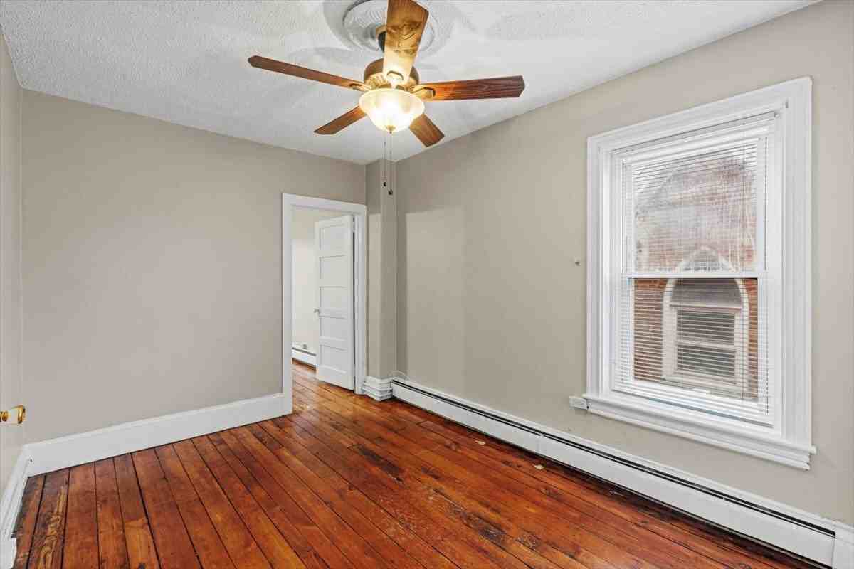 329 E Union St #3 - Photo 4 of 22