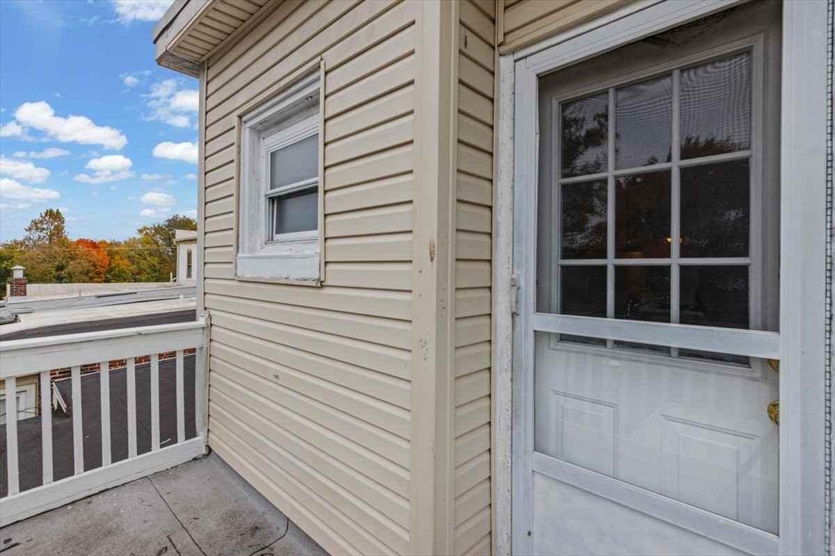 329 E Union St #3 - Photo 3 of 22