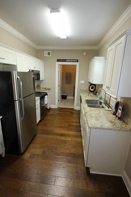 104 Robbins Circle West End Condominiums #1 - Photo 5 of 12