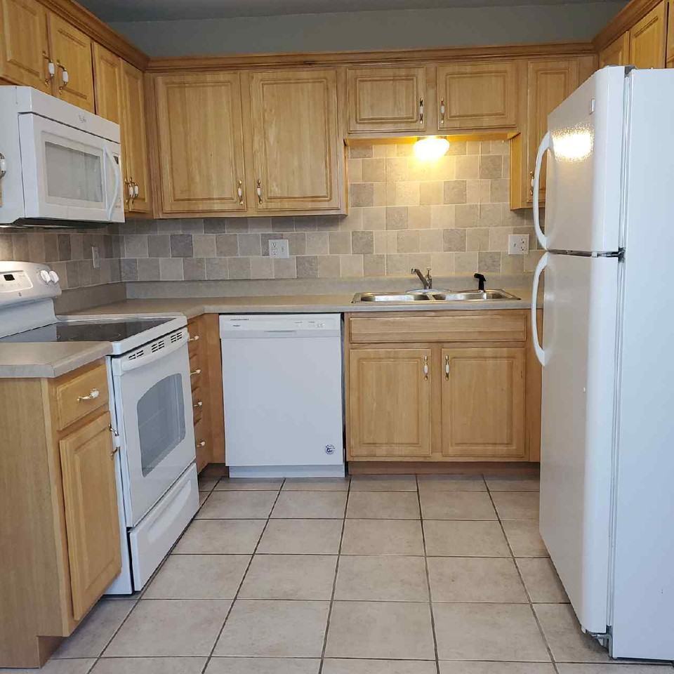 599 Se 105th Rd #D - Photo 3 of 15