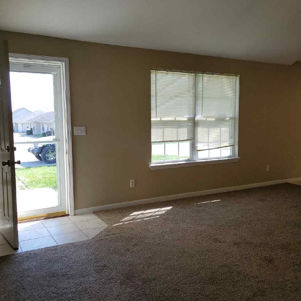 599 Se 105th Rd #D - Photo 5 of 15