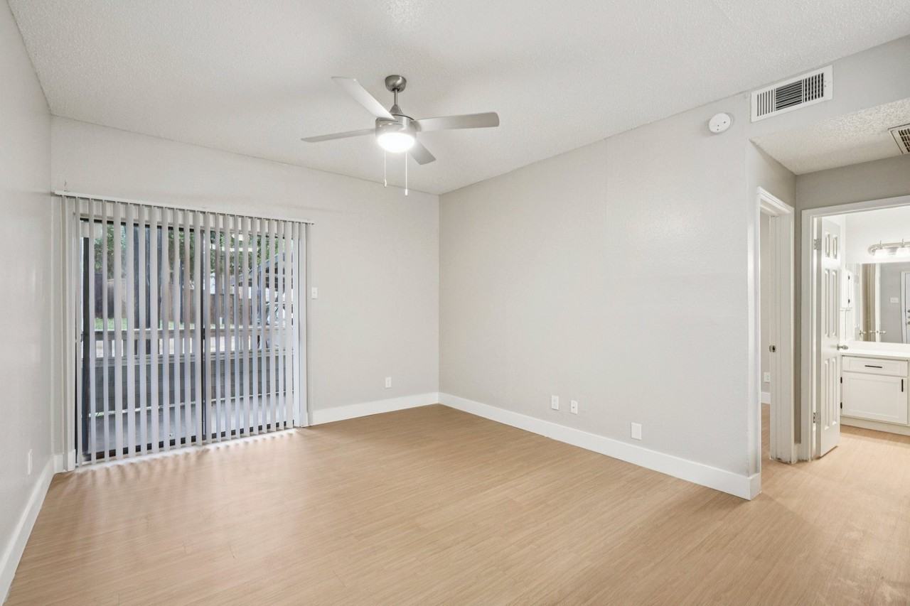 Foxborough Apartments - Photo 5 of 49