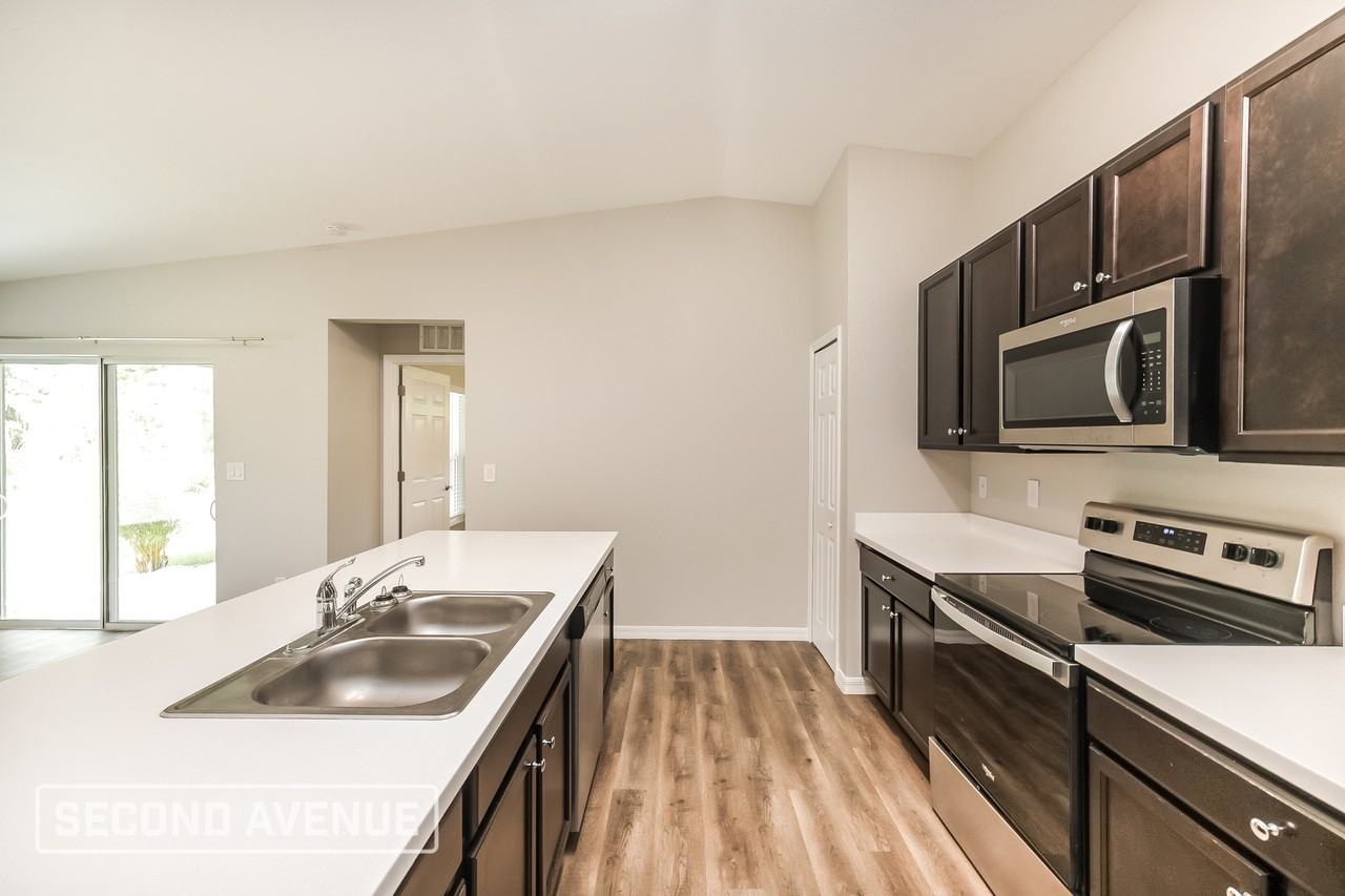 494 Hoffer St - Photo 7 of 27