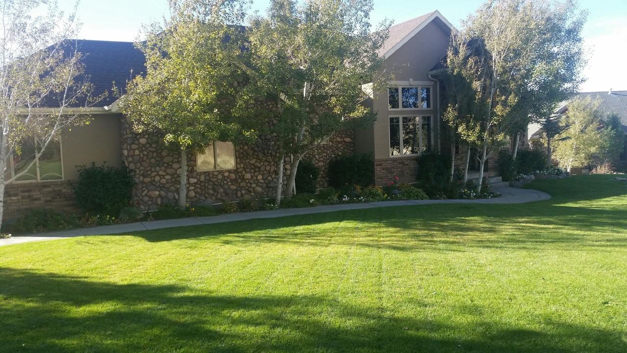 2839 Bybee Dr - Photo 2 of 23