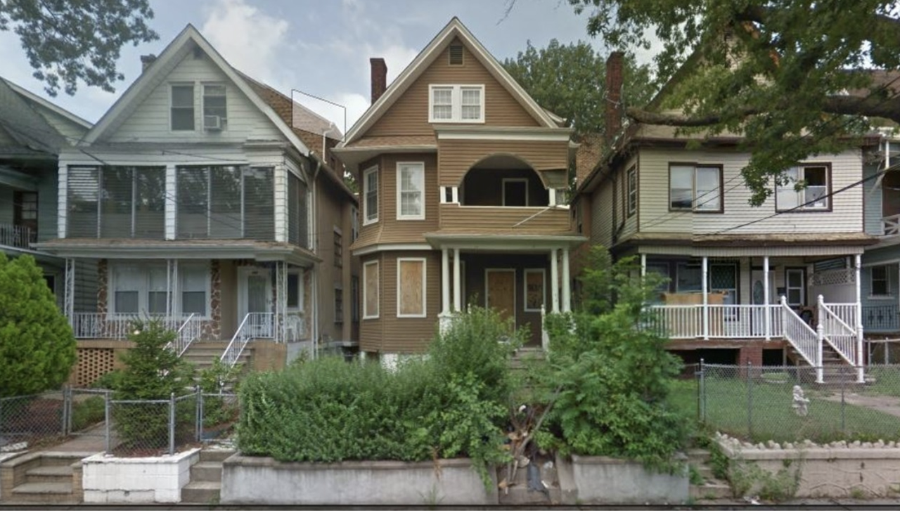 296 Woodside Ave #2 - Photo 2 of 10