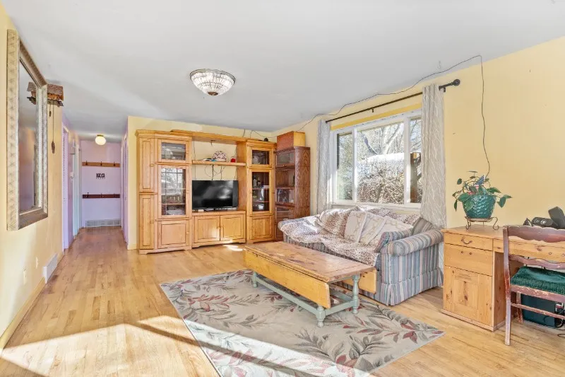 728 Hubbard Drive - Photo 5 of 50