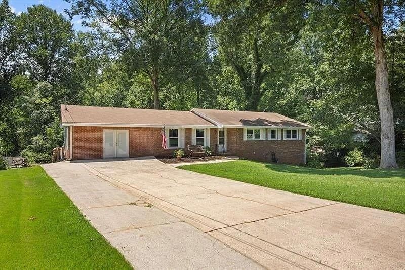 2855 Old Carriage Drive Southwest - Photo 2 of 22