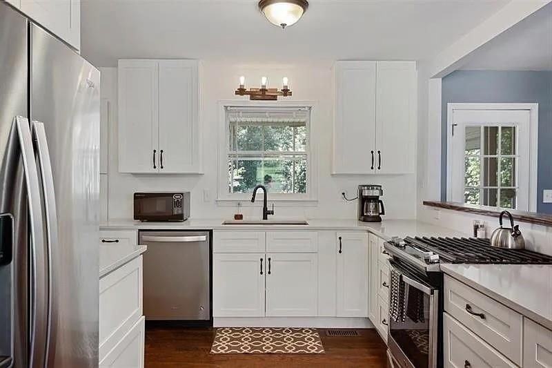 2855 Old Carriage Drive Southwest - Photo 4 of 22