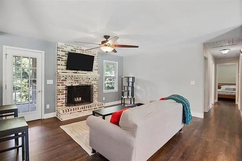 2855 Old Carriage Drive Southwest - Photo 6 of 22