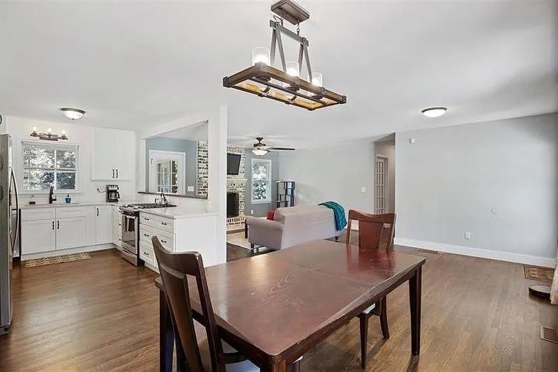 2855 Old Carriage Drive Southwest - Photo 7 of 22