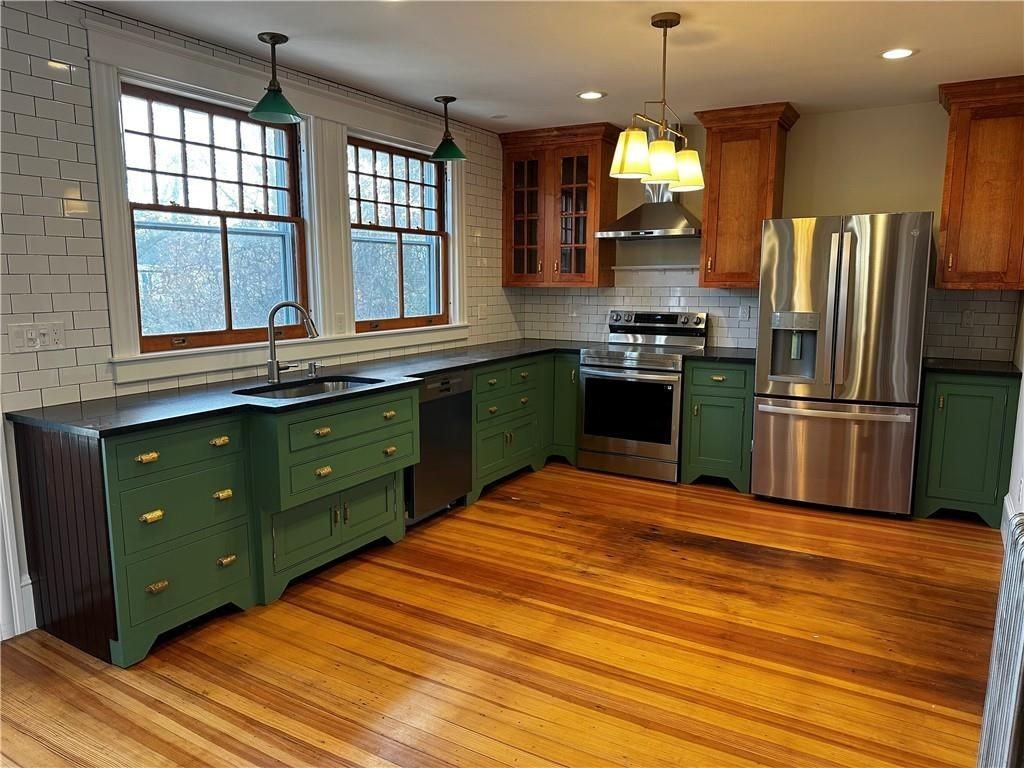 100 Maple Avenue - Photo 2 of 25
