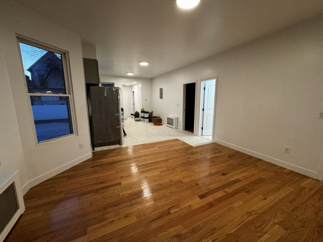 85-38 91st Street ##1r - Photo 2 of 7