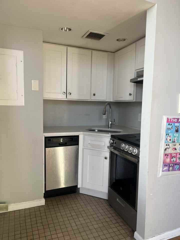 491 Valley St - Photo 2 of 14