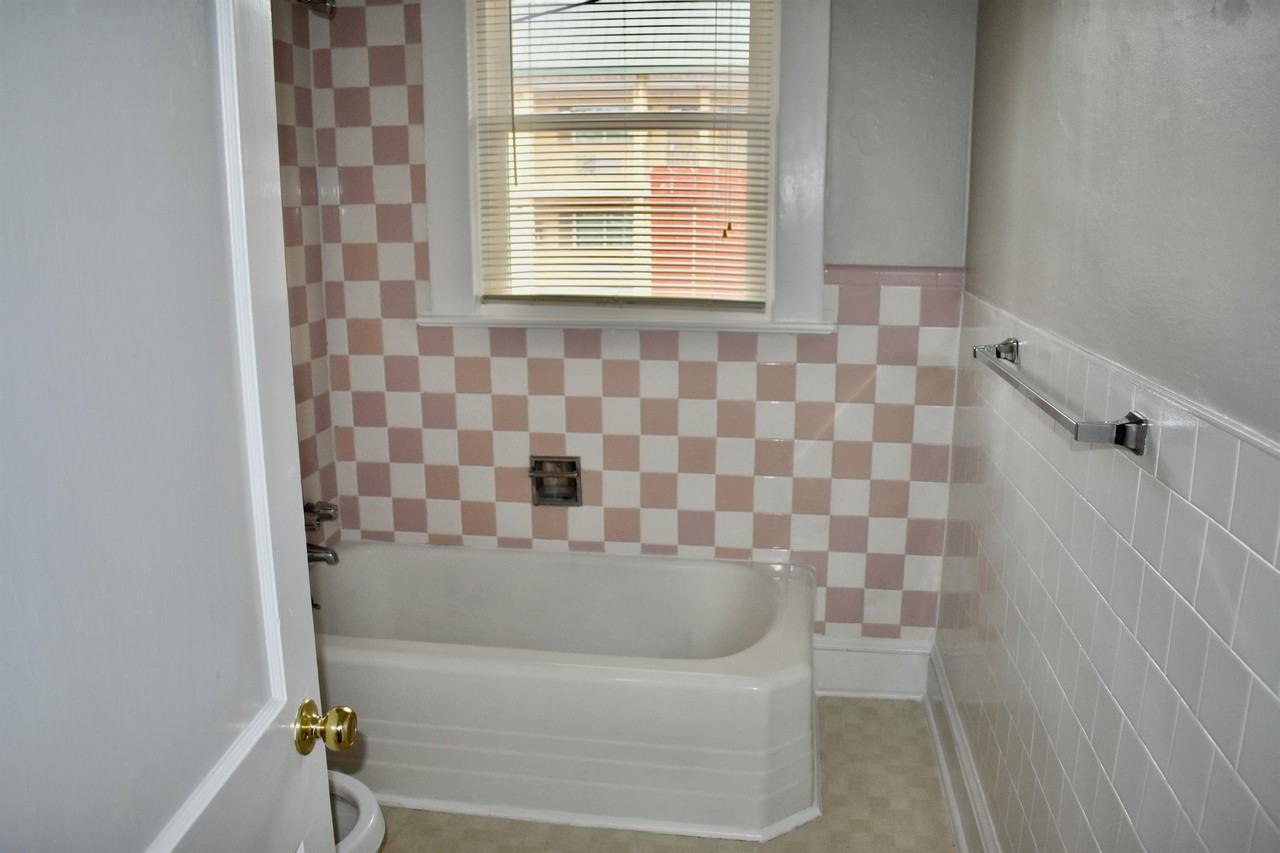 929 Church St #1 - Photo 2 of 20