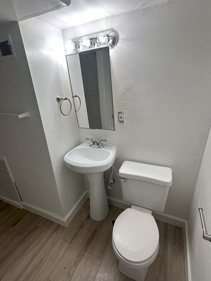 2025 Emporia St #A - Photo 7 of 19