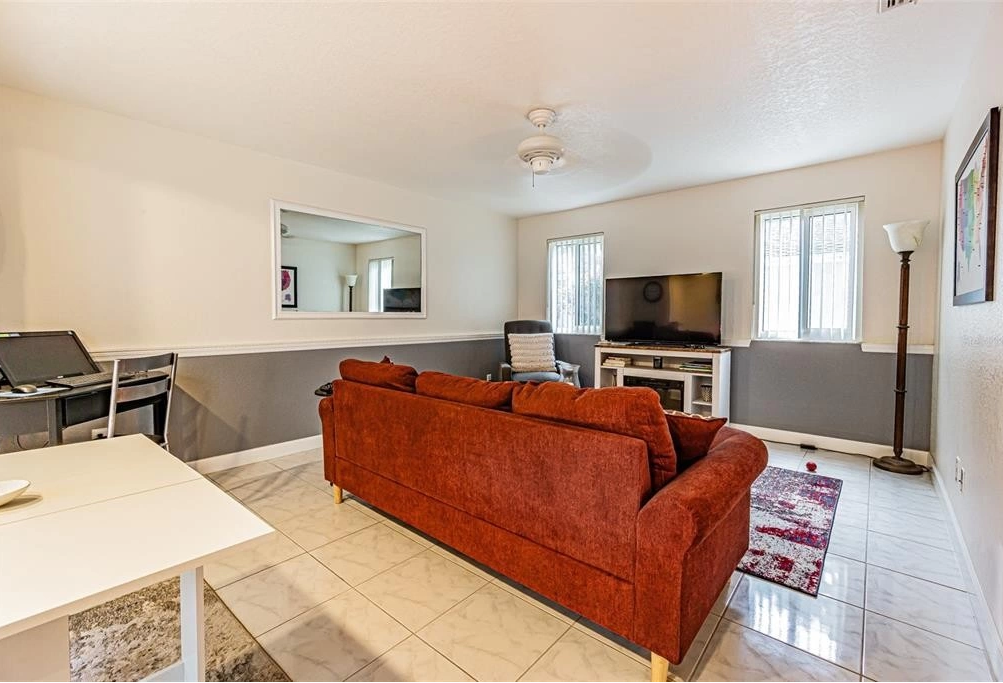 549 Wilkie St #549 - Photo 6 of 11