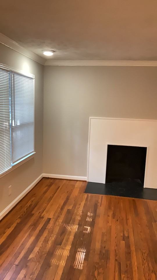 14 Townview Rd Se #B - Photo 2 of 8