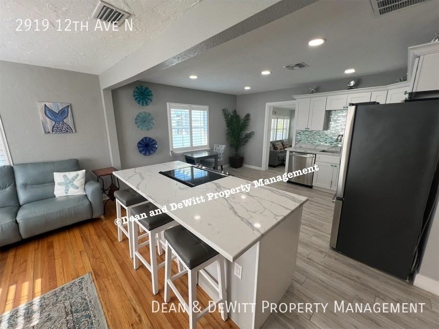 2919 12th Ave N - Photo 5 of 30