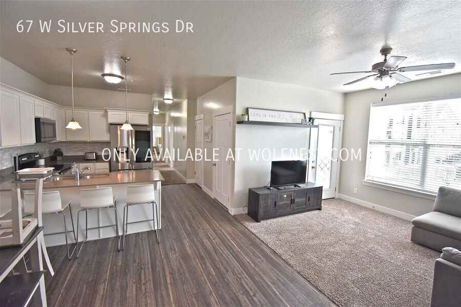 67 West Silver Springs Drive - Photo 2 of 38