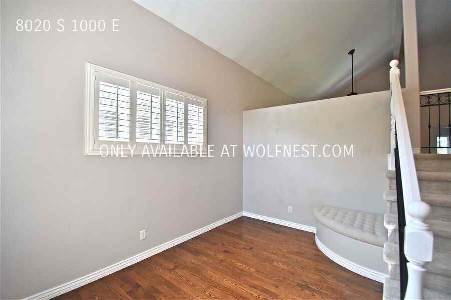 8020 S 1000 E - Photo 3 of 50