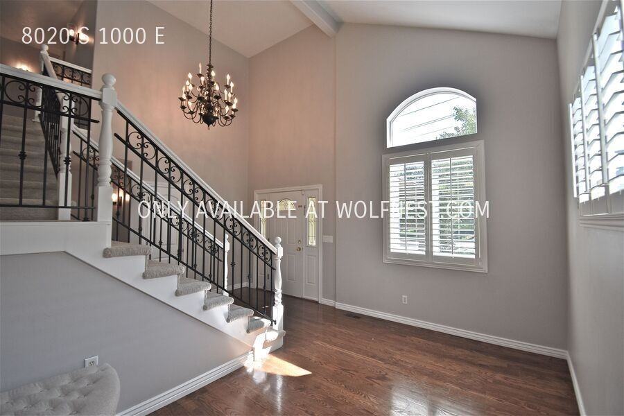 8020 S 1000 E - Photo 4 of 50