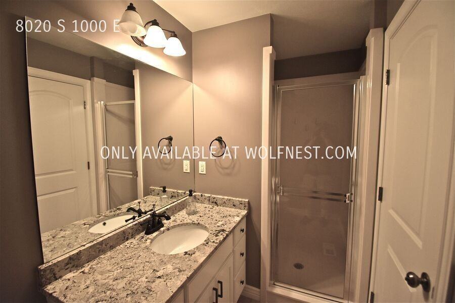 8020 S 1000 E - Photo 6 of 50