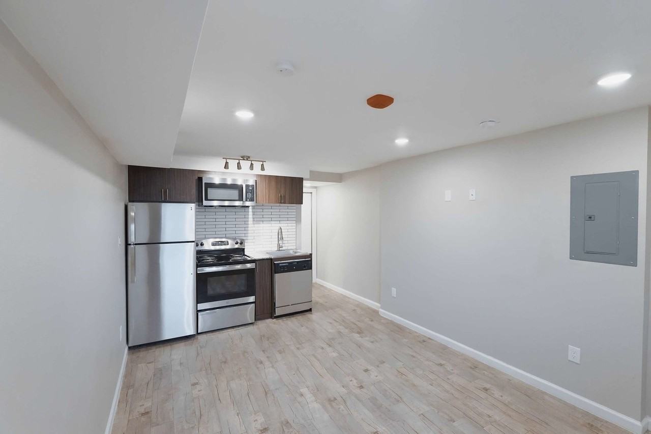 Hedge Apartments - Photo 4 of 50