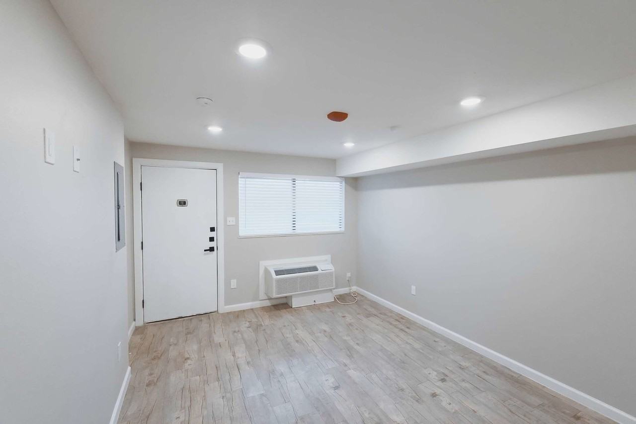 Hedge Apartments - Photo 6 of 50