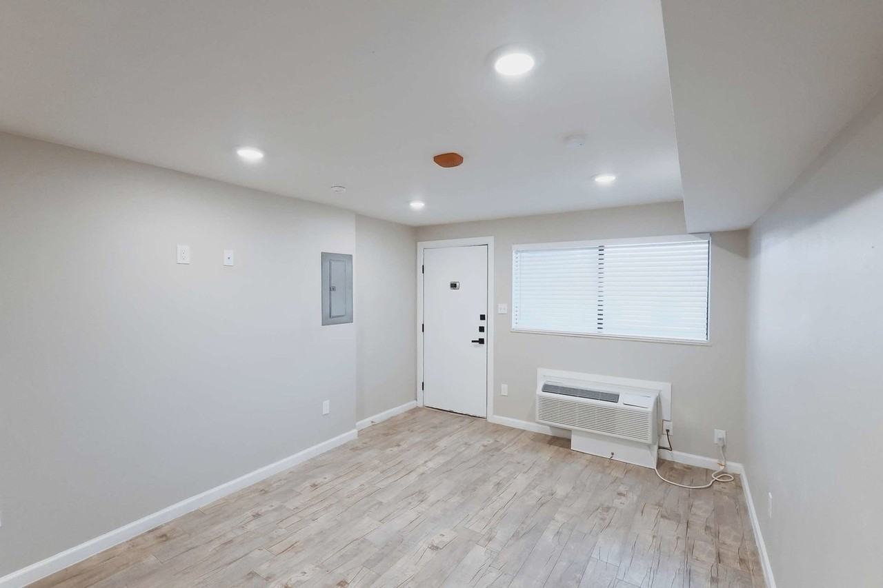 Hedge Apartments - Photo 7 of 50