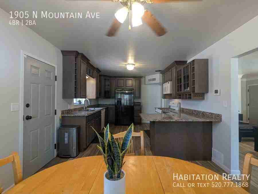 1905 N Mountain Ave - Photo 3 of 20