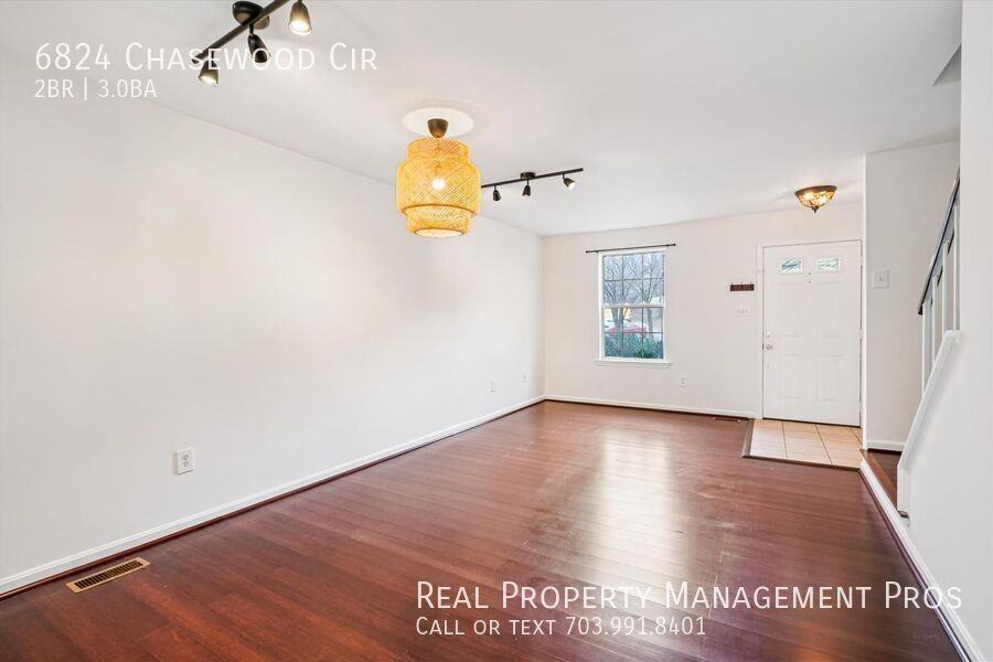 6824 Chasewood Circle - Photo 4 of 32