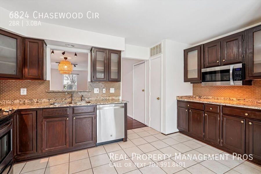 6824 Chasewood Circle - Photo 7 of 32