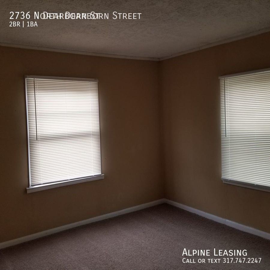 2736 North Dearborn Street - Photo 4 of 6