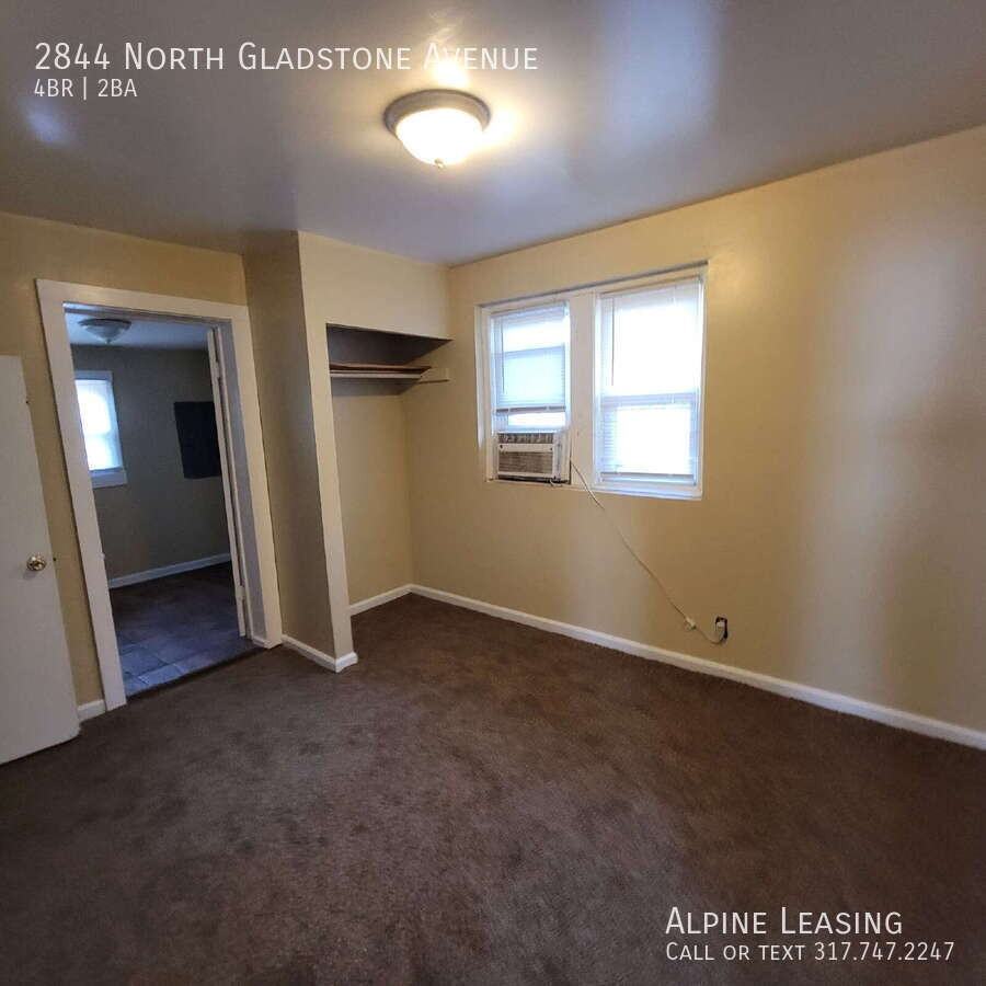 2844 North Gladstone Avenue - Photo 4 of 8