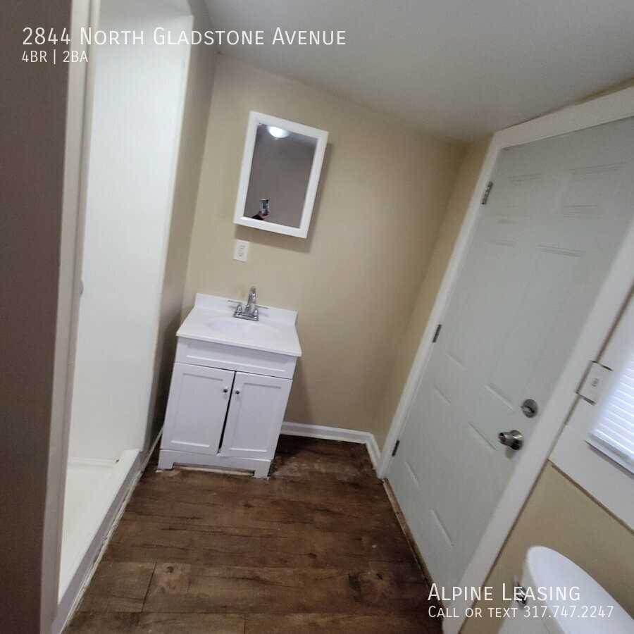 2844 North Gladstone Avenue - Photo 5 of 8