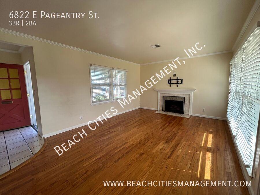 6822 E Pageantry St - Photo 3 of 33