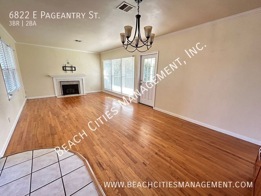 6822 E Pageantry St - Photo 4 of 33