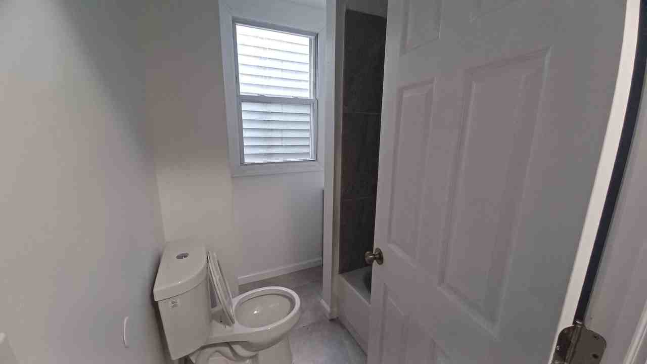 1027 Randall Street - Photo 3 of 3